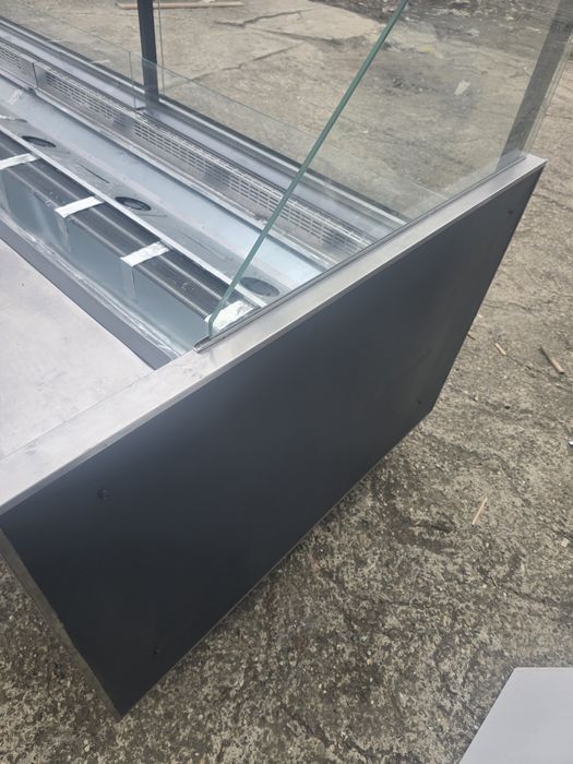 Vitrina  mezeluri / lactate