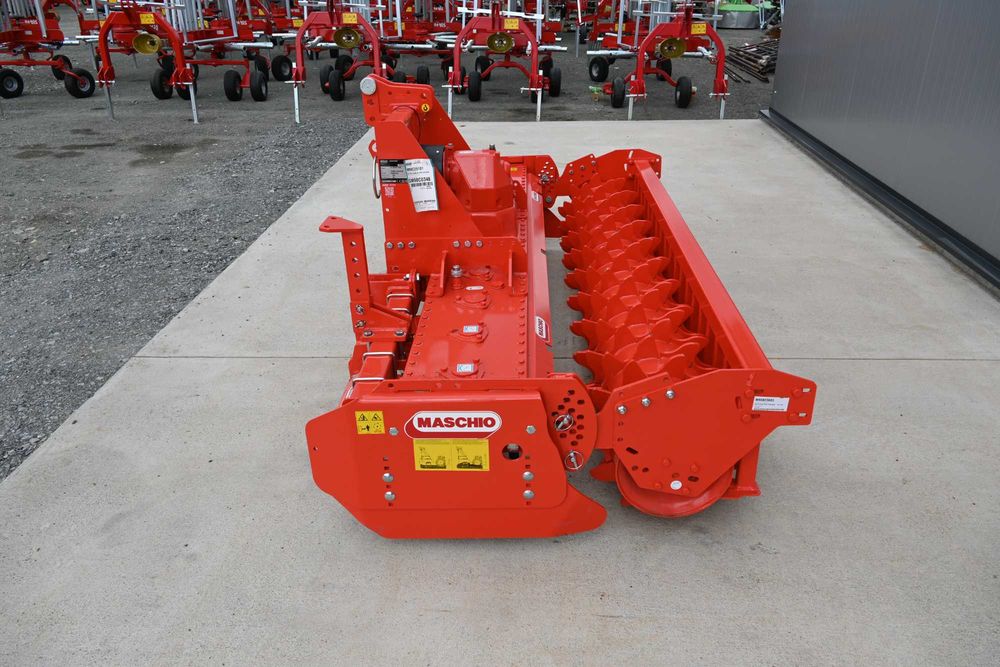 Grapa rotativa DELFINO SUPER 2500 cu tavalug packer - Maschio Gaspardo