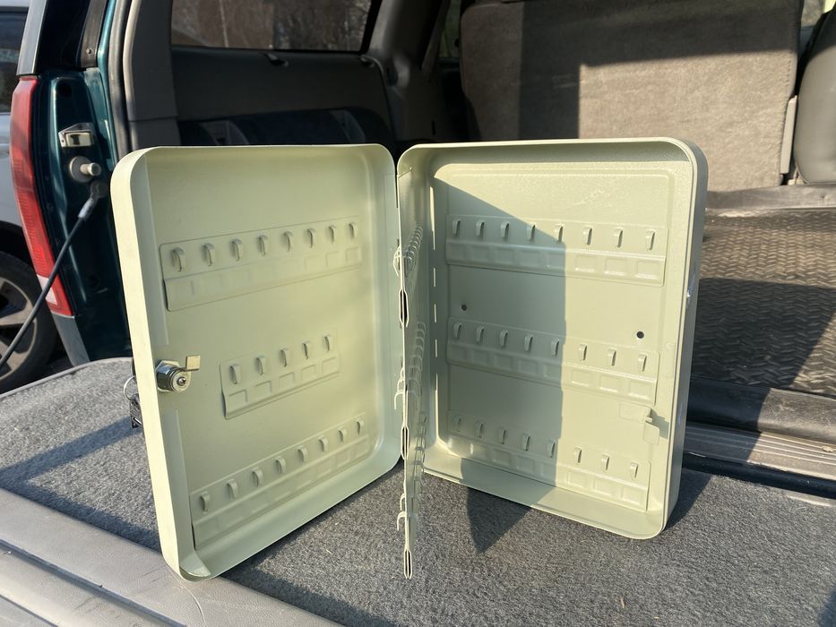 Ключница металлическая