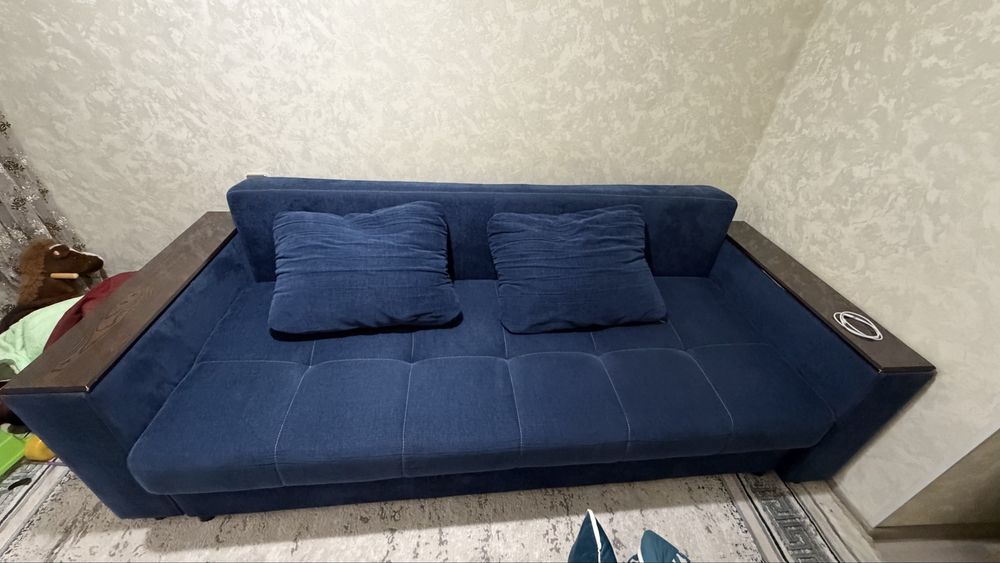 Продается диван в хорошем состояний