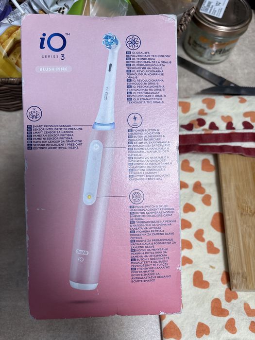Periuta de dinti Oral-B iO seria 3