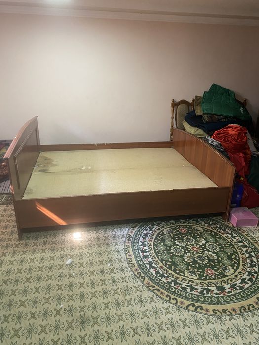 Двухспальный кроват + 1 детский кроват