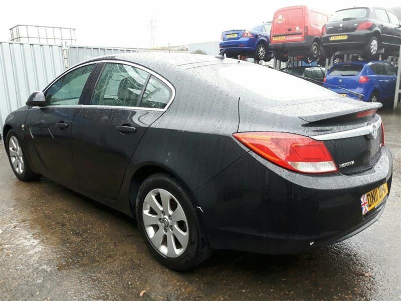 Praguri Opel Insignia A 2011 Sedan 2.0 CDTi