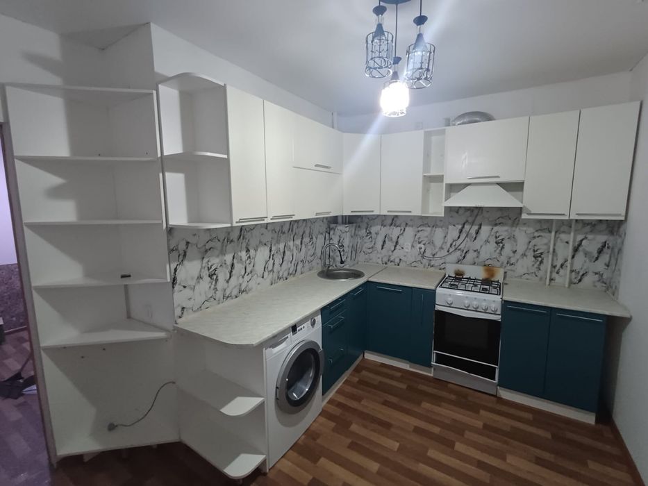 Продам кухню . Района аэропорта .