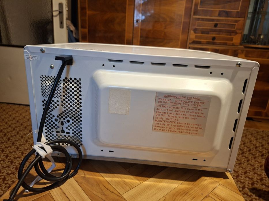 Cuptor cu microunde 150 lei