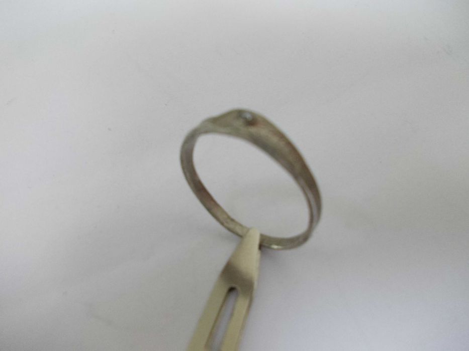 Inel vechi din argint cu piatra alba (18)