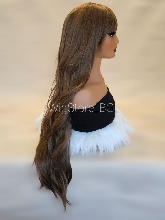 Дълга кестенява перука на плавни къдрици с бретон