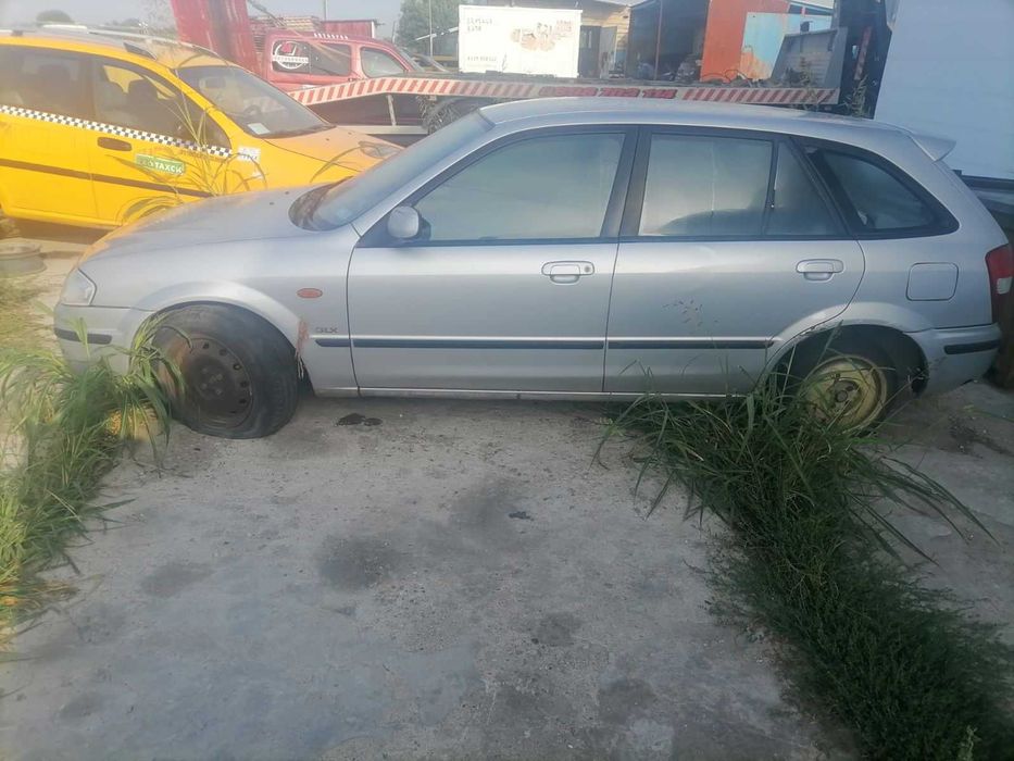 Мазда 323ф 1998 бензин