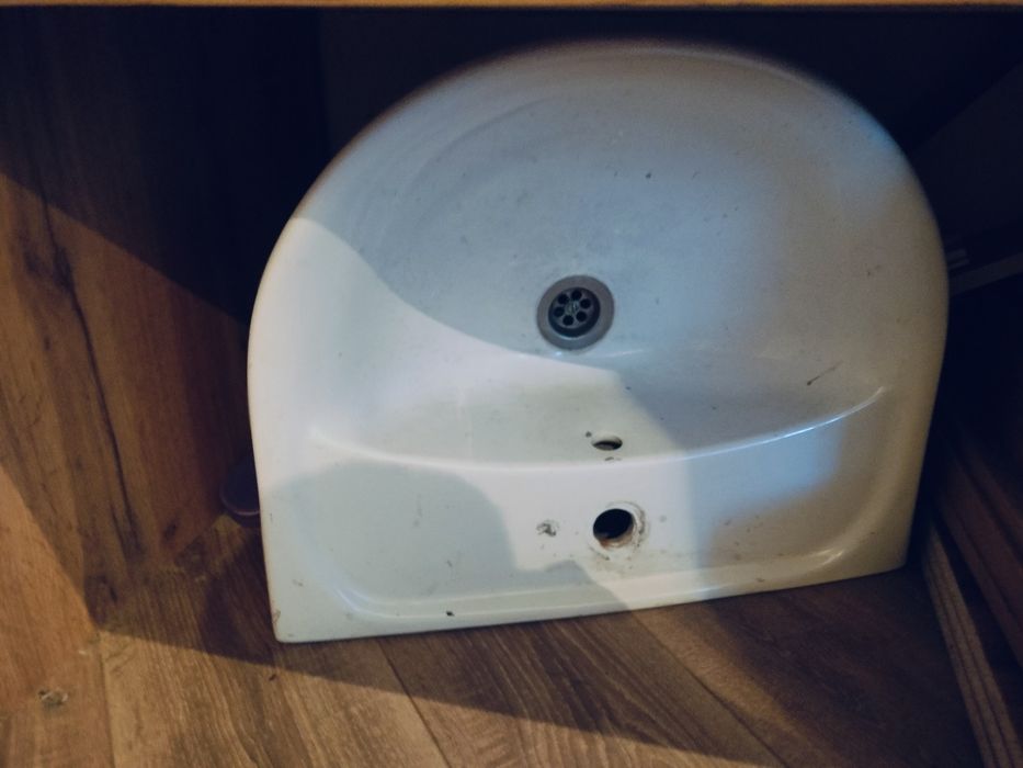 Қол жуғыш сатылады