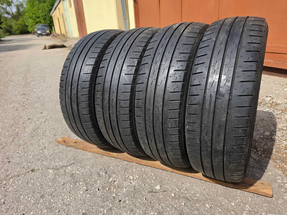 4 бр. гуми за бус 205/65/16C Pirelli 6-6,5 mm DOT 0919