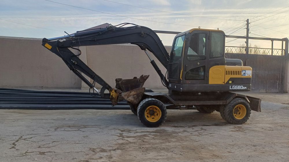 LG 680 ekskavator экскаватор