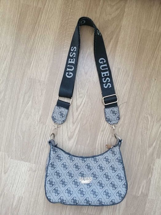 Дамска чанта Guess