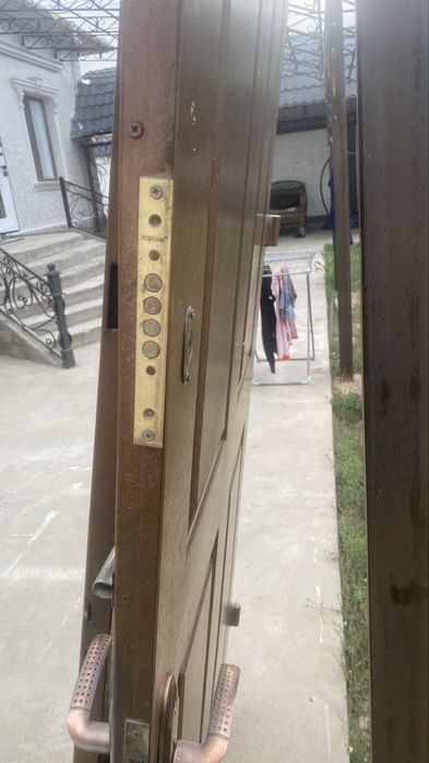 Метолическая входная дверь