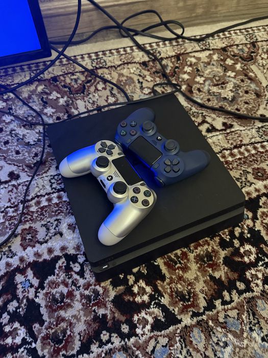 Playstation 4 slim