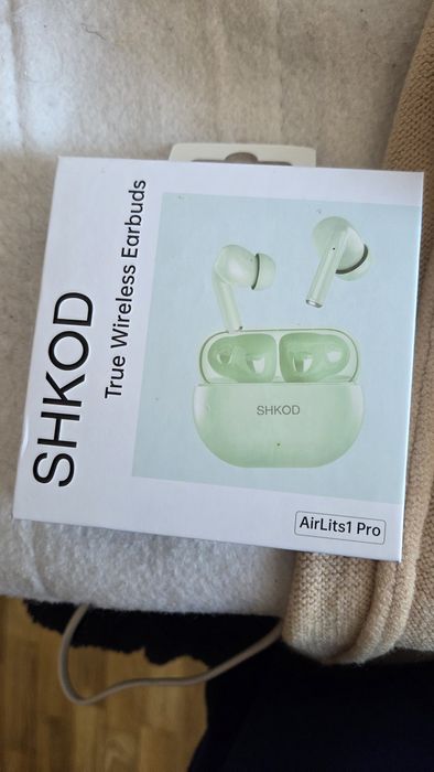 Продам блютуз наушники