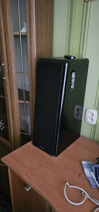 Продам музыкальные колонки microlab solo 19 трех полосные две колонки