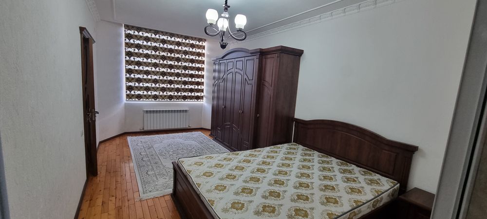 Элитная 3-комнатная квартира (112 м²) с ремонтом и мебелью