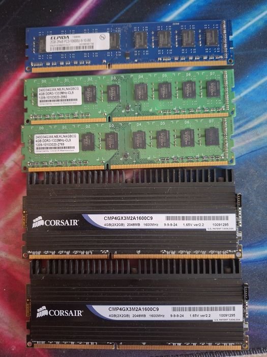 Различни Рам памет.