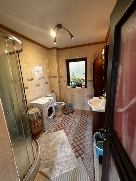 Persoana fizica vand apartament 3 camere  cu gradina !