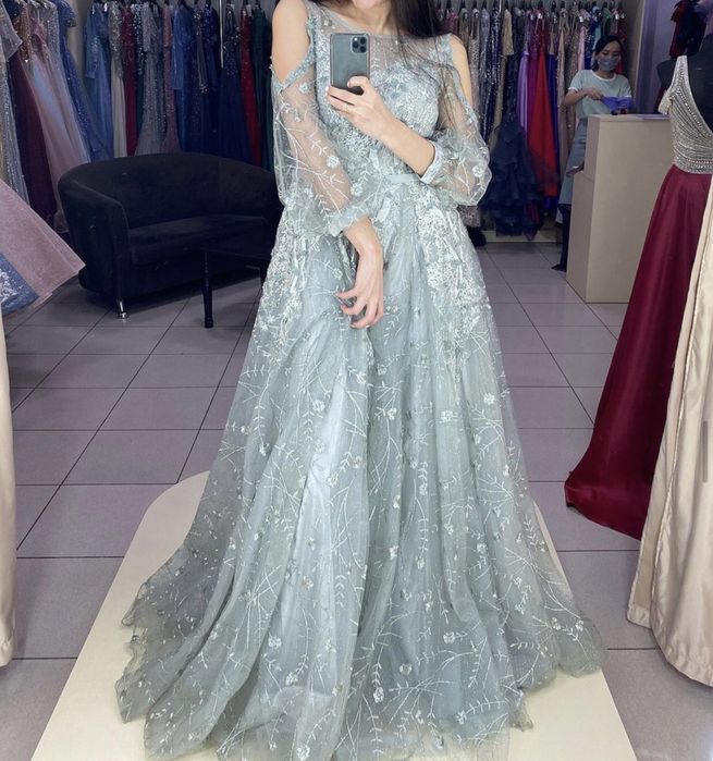 Продается шикарное вечернее платье