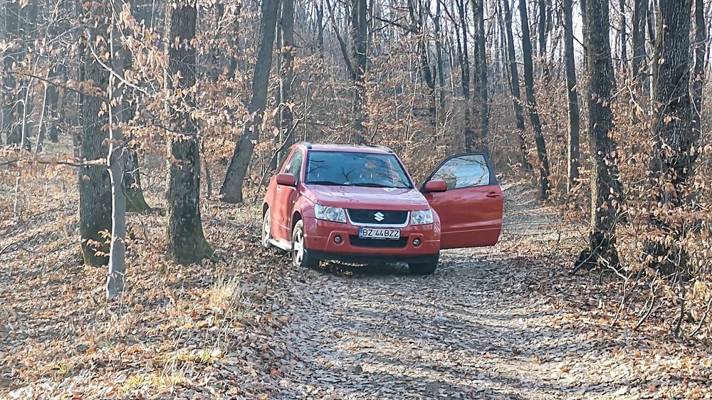 Suzuki Grand Vitara 4x4 – 2007 – 1.6 Benzină + GPL – 106 CP – 3750 €