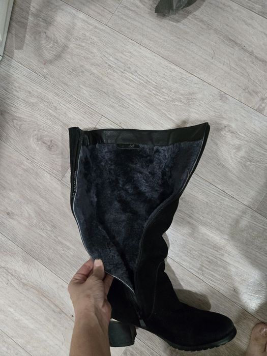 Продам женские сапоги