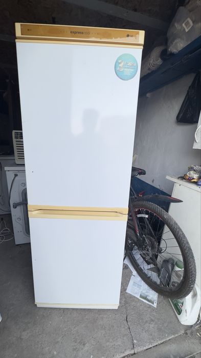 Продам холодильник