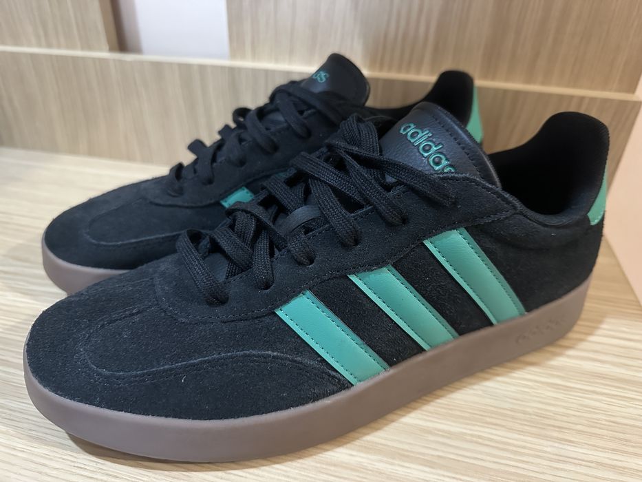 Обувки Adidas 46 номер - отговаря на 45