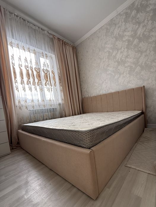 Продам кровать двуспальная 180/200