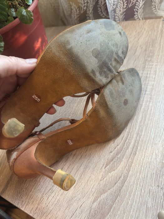 Танцевальные туфли