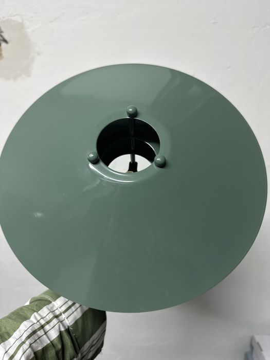 Зелена лампа H&M