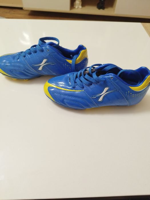 Бутонки за футбол