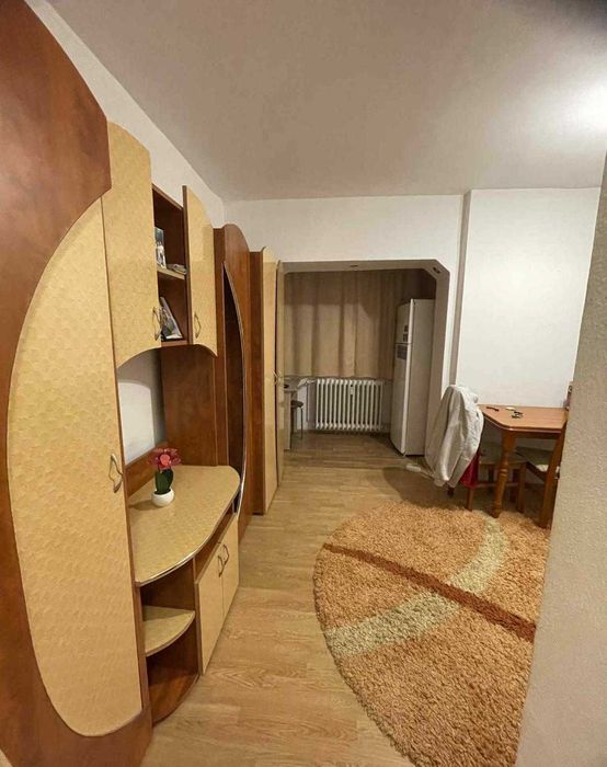 Garsoniera de închiriat zona Vlaicu