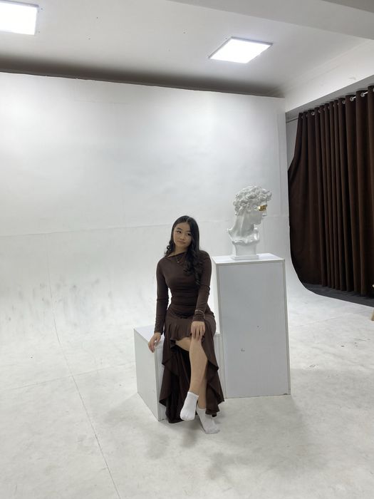 коричневое платье