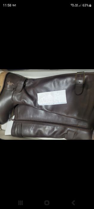 Cizme noi cu eticheta