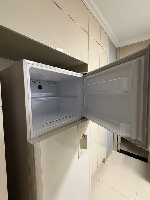 Холодильник LG большой