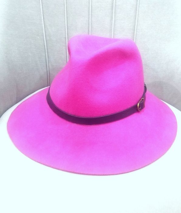 Шляпа женская классическая