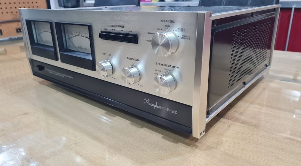 Vand amplificator Accuphase P-250