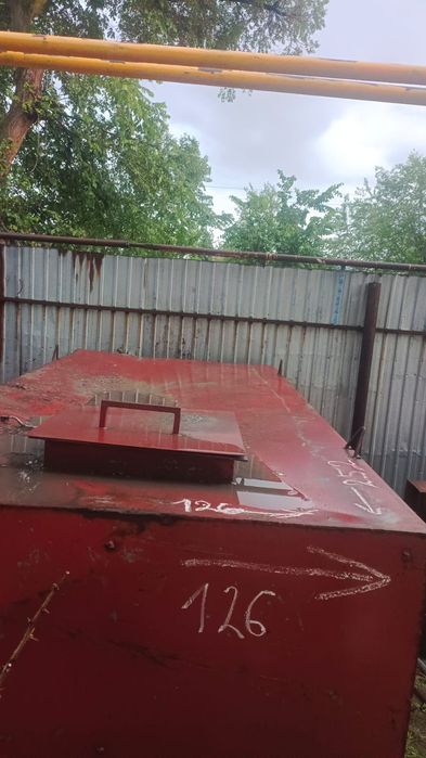 Продам металлическую ёмкость 4 куба