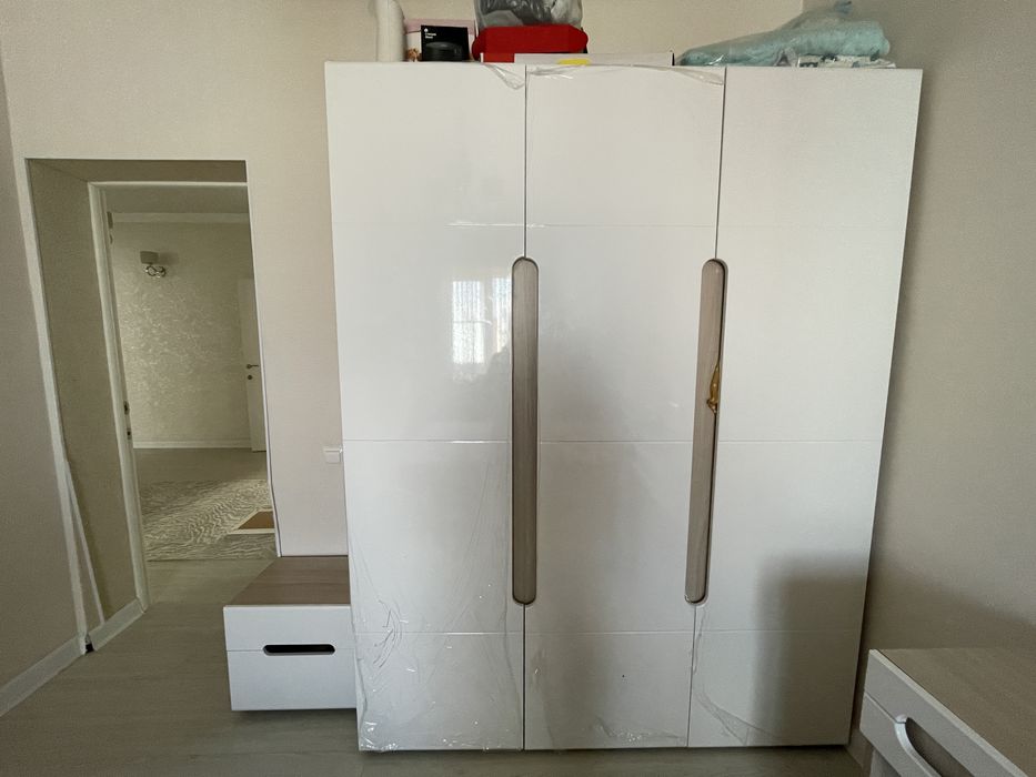 Продам спальный гарнитур