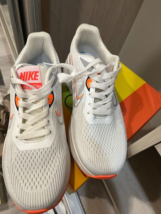 Продам кроссовки  41