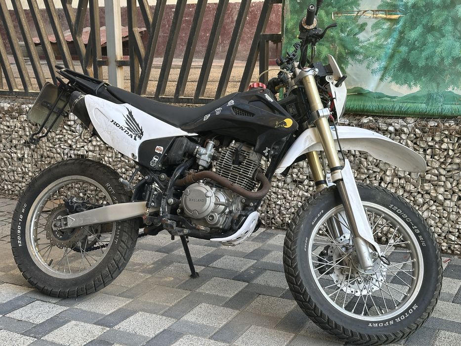 Enduro ( Honda ) tex pasporti bor. akamulyatori oʻtirib qogan,