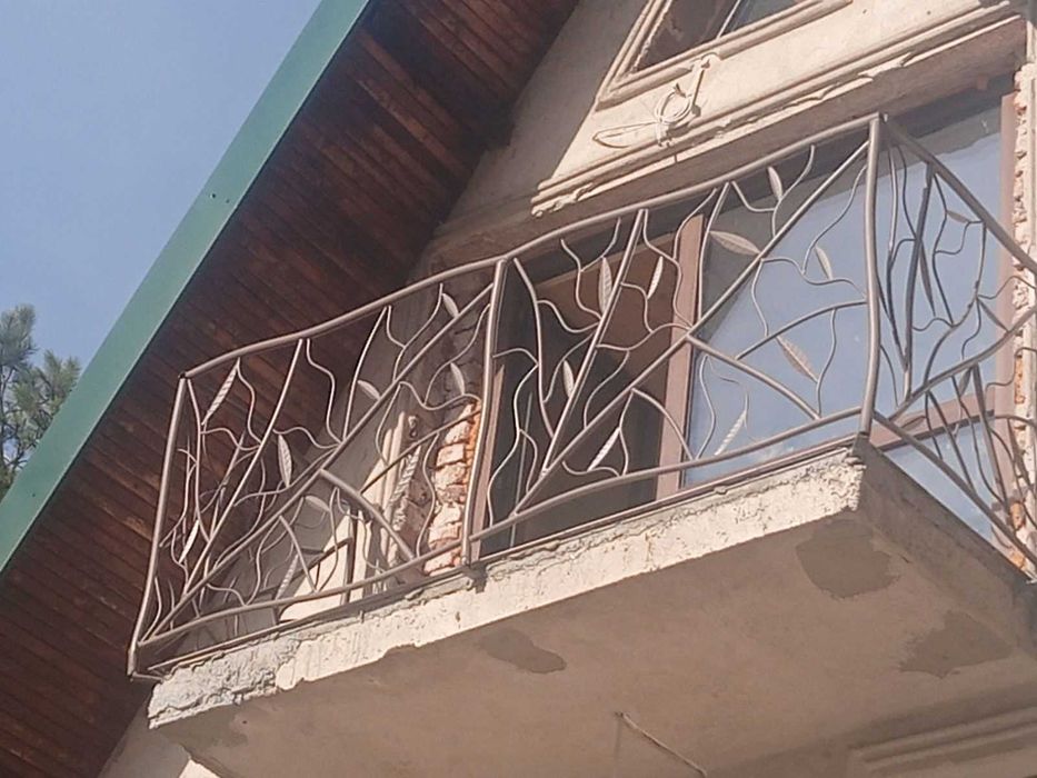 Парапети за стълбища и тераси от ковано желязо