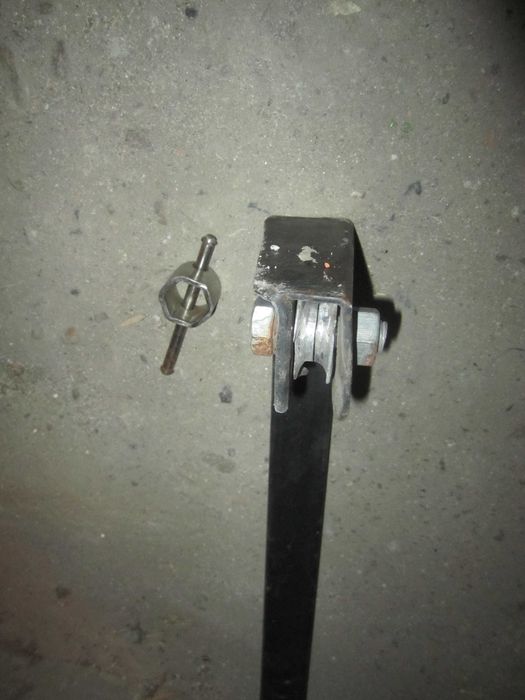 Продавам правен теглич за Toyota avensis verso,цена 20 Евро.