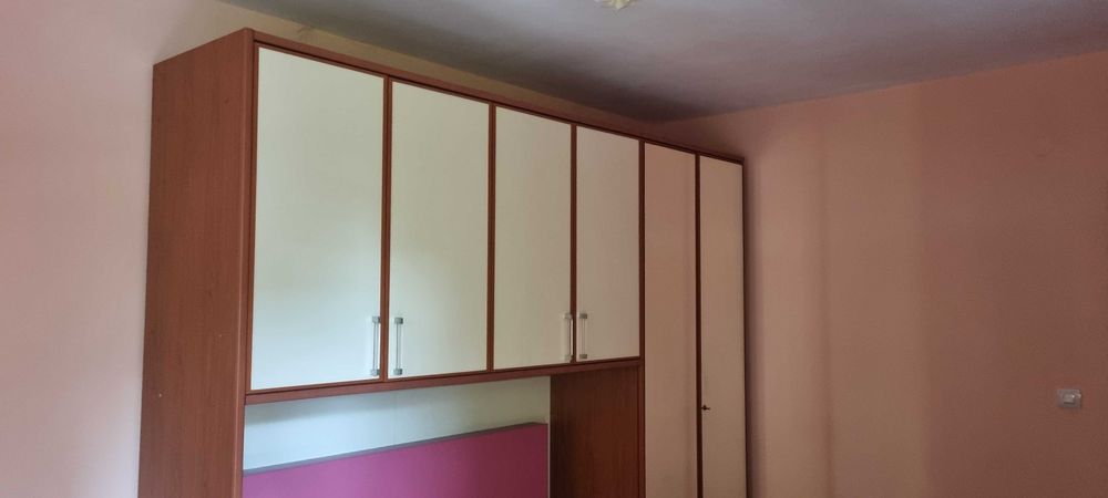 Мебели за спалня, легло, скрин, нощно шкафче, гардероб и шкафове