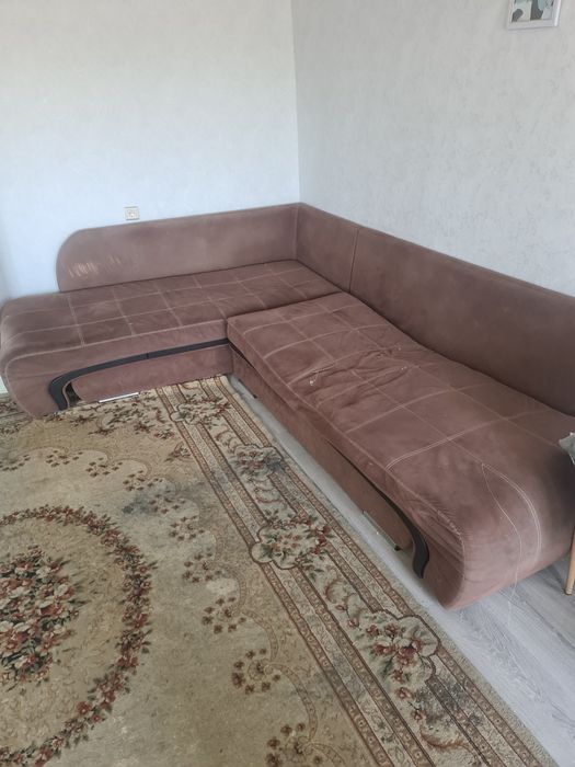 Мягкий угловой диван б/у