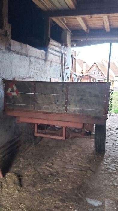 Tractor U445 și remorcă