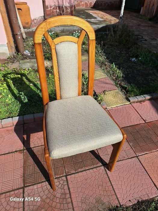 Продавам столове