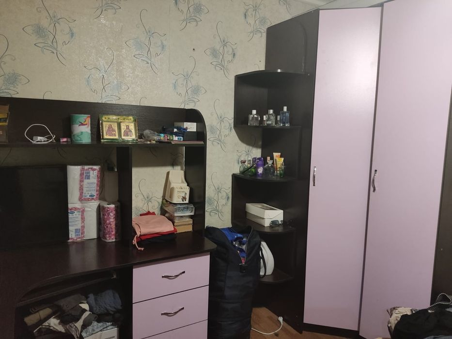 Спальный гарнитур и кровать