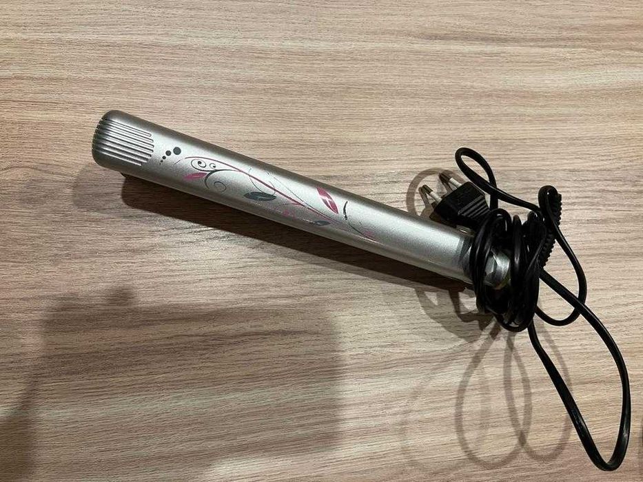 Продаю выпрямитель для волос